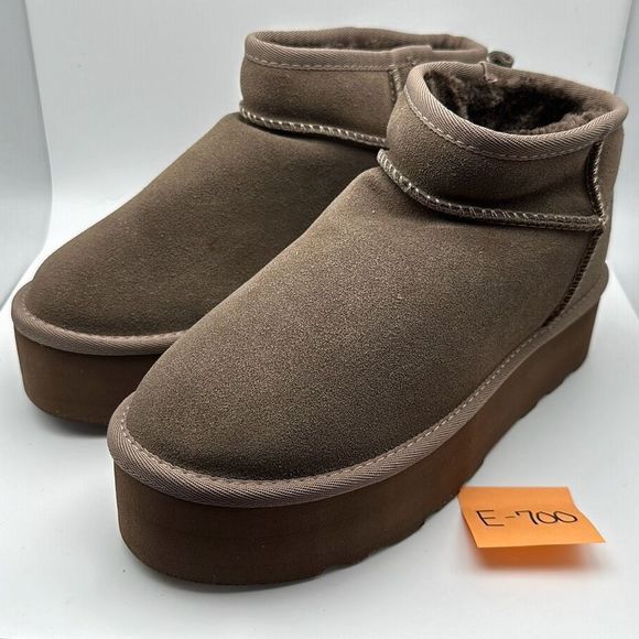 CUSHIONAIRE Women's Genuine Suede pull on platform boot +Memory Foam 9 TAUPE - Picture 3 of 7